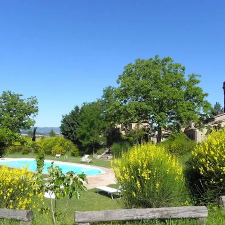 Monte Santa Maria Tiberina Sleeps 4 Pool Wifi アパート *