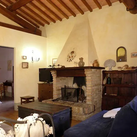 Apartment Monte Santa Maria Tiberina Sleeps 4 Pool Wifi