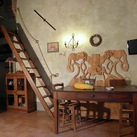 アパート Monte Santa Maria Tiberina Sleeps 4 Pool Wifi